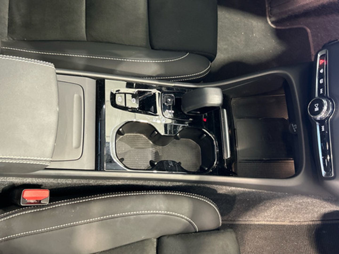 Volvo XC40 B3 G Black Edition+ Auto 120 kW (163 CV)
