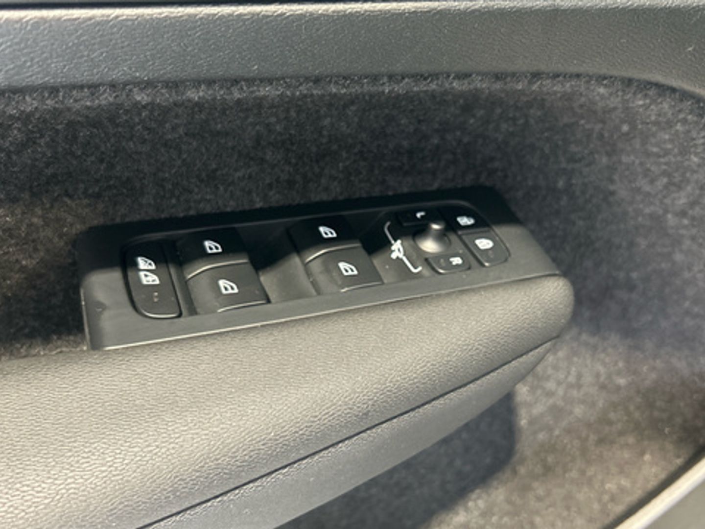 Volvo XC40 B3 G Black Edition+ Auto 120 kW (163 CV)