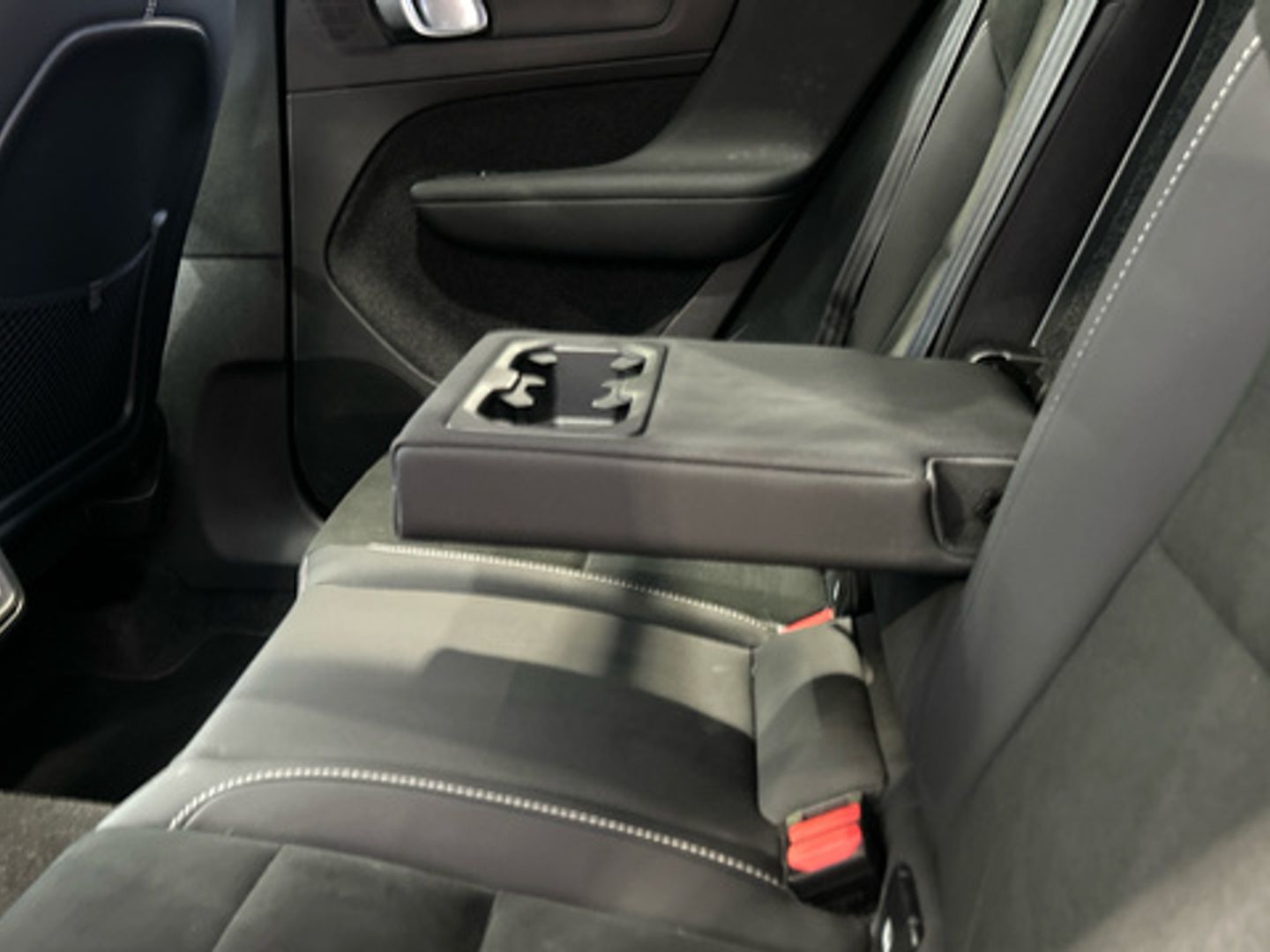 Volvo XC40 B3 G Black Edition+ Auto 120 kW (163 CV)