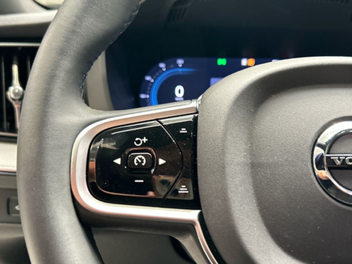 Volvo XC60 T6 Recharge Plus Dark AWD Auto 257 kW (350 CV)
