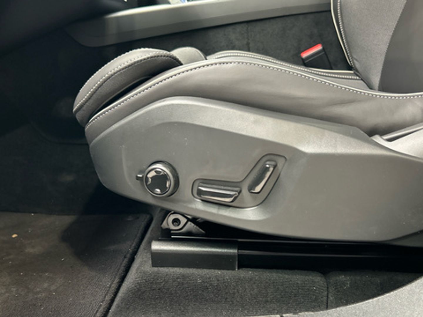 Volvo XC60 T6 Recharge Plus Dark AWD Auto 257 kW (350 CV)