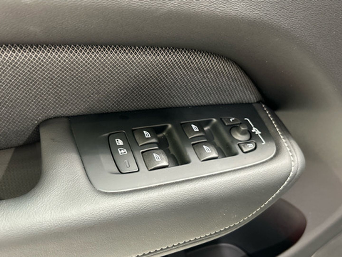 Volvo XC60 T6 Recharge Plus Dark AWD Auto 257 kW (350 CV)