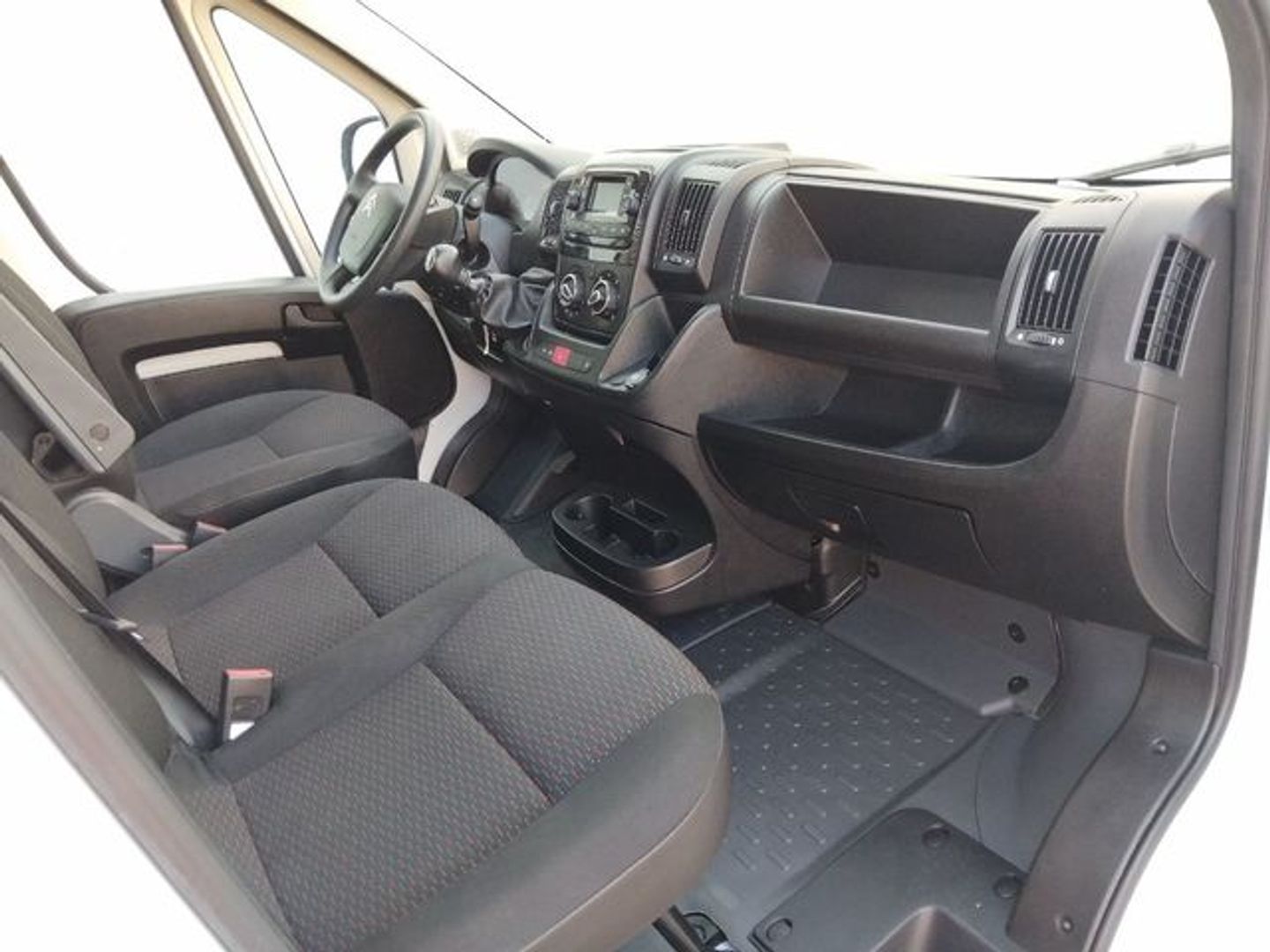 Citroen Jumper Furgon BlueHDi 140 35 L3H2 103 kW (140 CV)