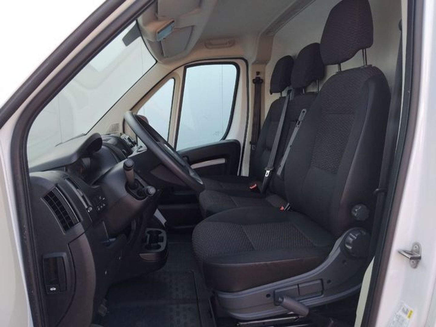 Citroen Jumper Furgon BlueHDi 140 35 L3H2 103 kW (140 CV)