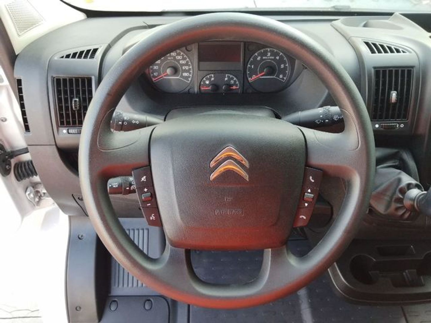 Citroen Jumper Furgon BlueHDi 140 35 L3H2 103 kW (140 CV)