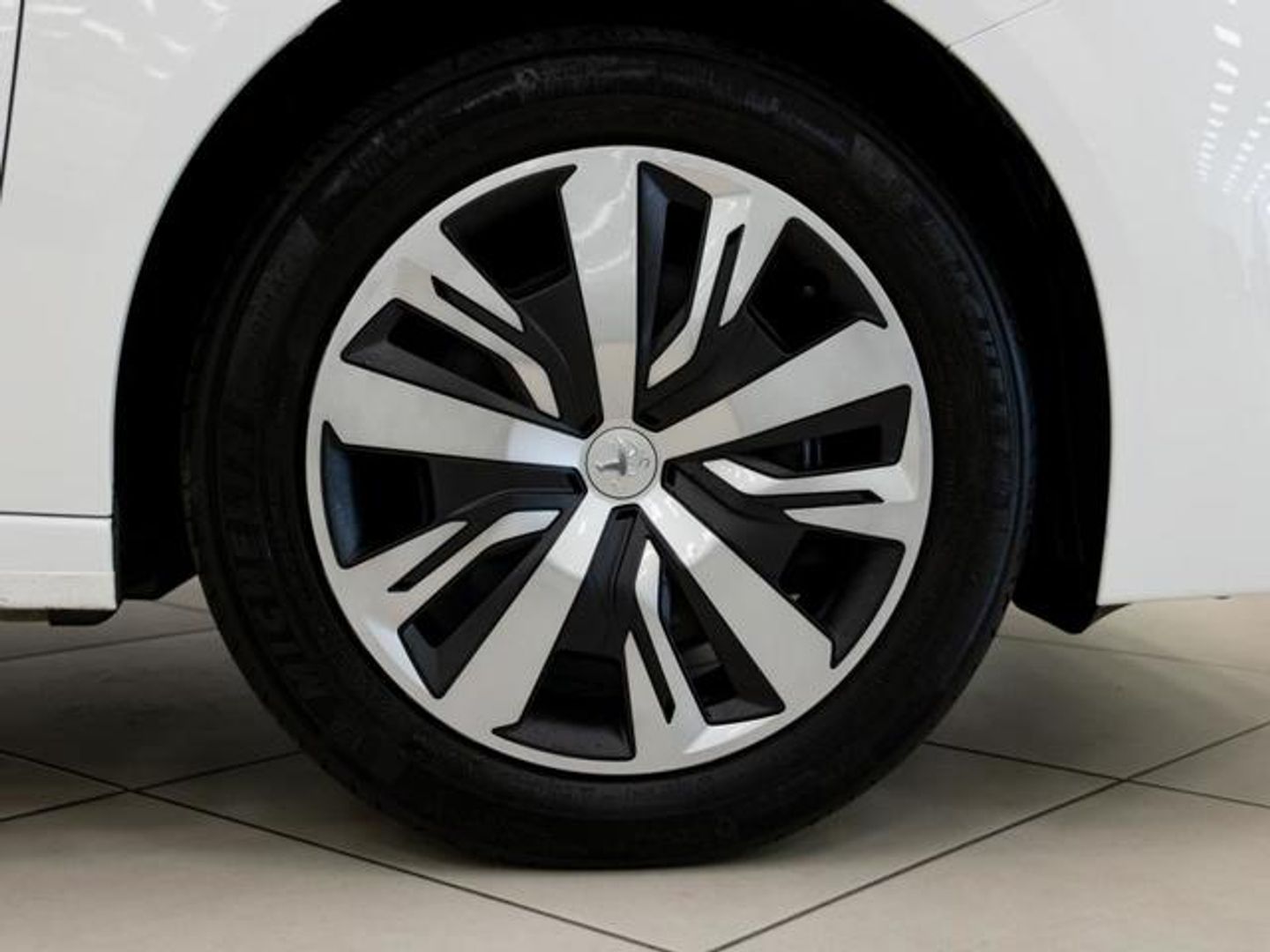 Peugeot 208 PureTech 75 S&S Active 55 kW (75 CV)