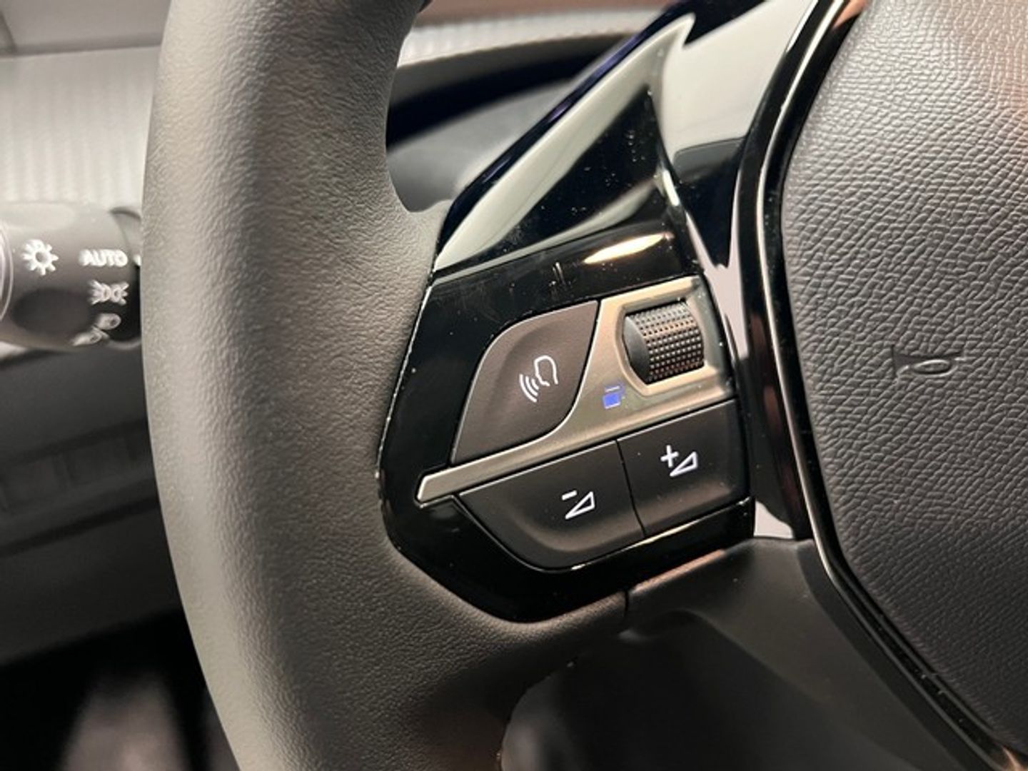 Peugeot 208 PureTech 100 Allure 75 kW (100 CV)