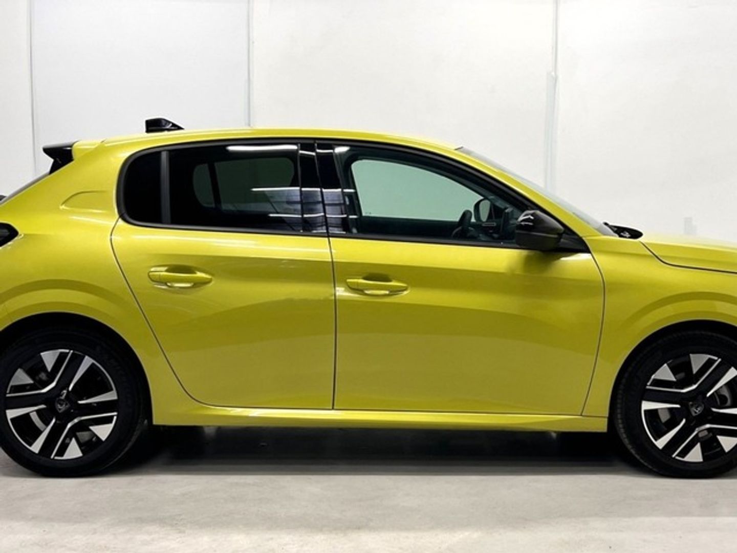 Peugeot 208 PureTech 100 Allure 75 kW (100 CV)