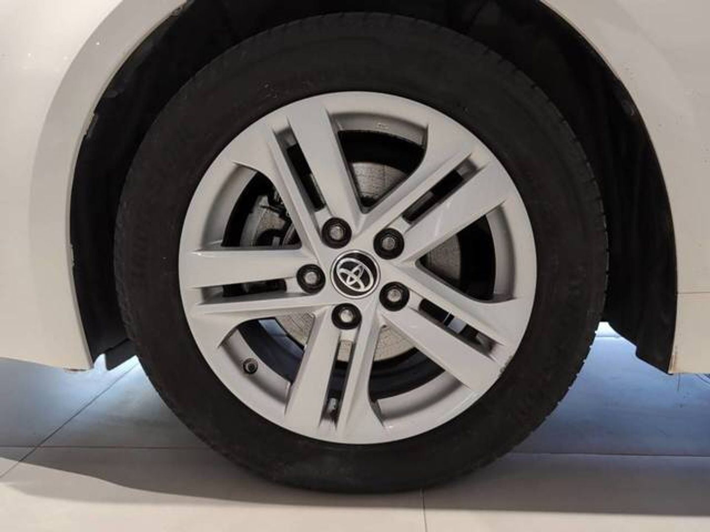 Toyota Corolla 1.8 125 Híbrido Active Tech E-CVT 90 kW (122 CV)