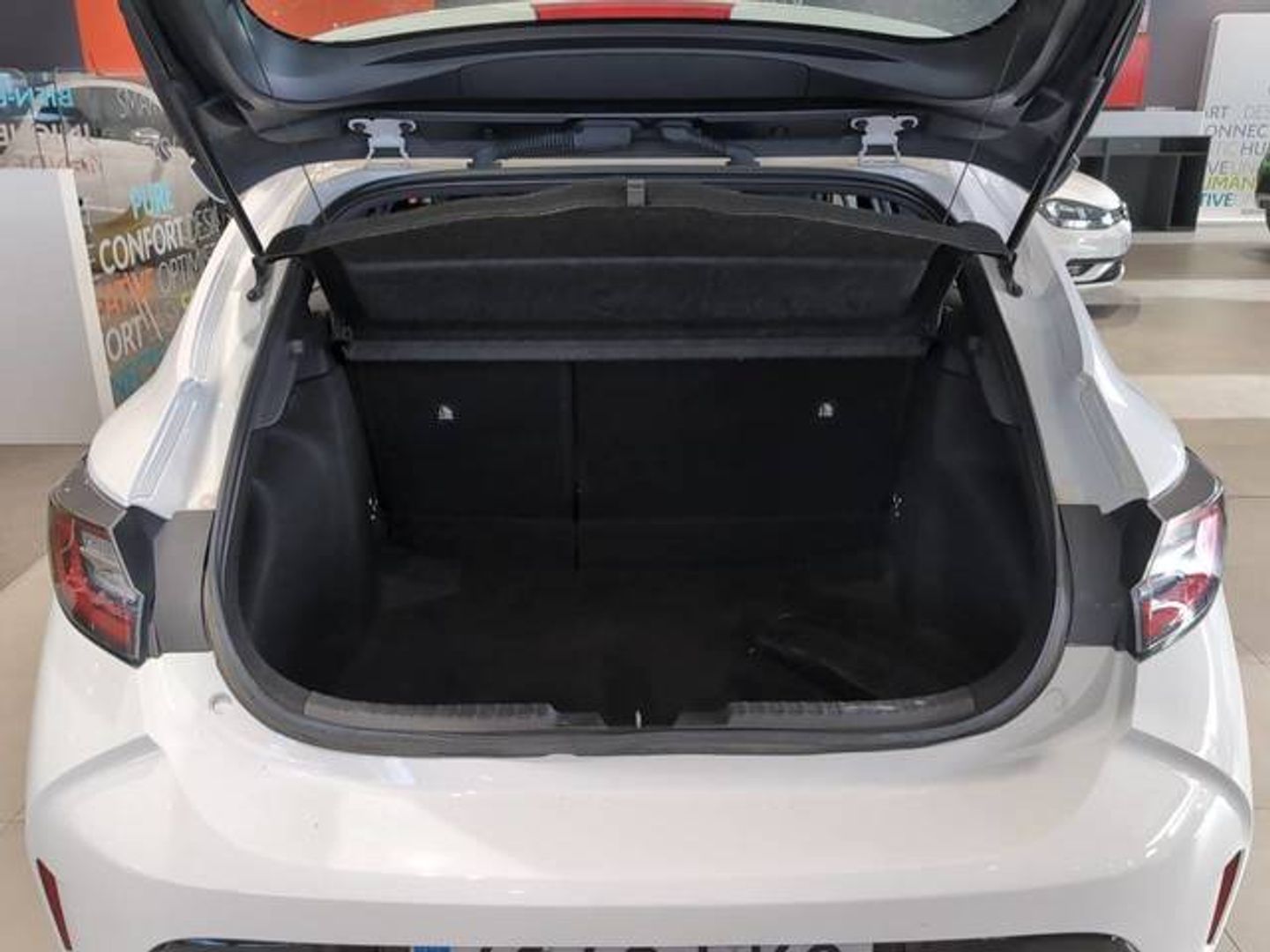 Toyota Corolla 1.8 125 Híbrido Active Tech E-CVT 90 kW (122 CV)