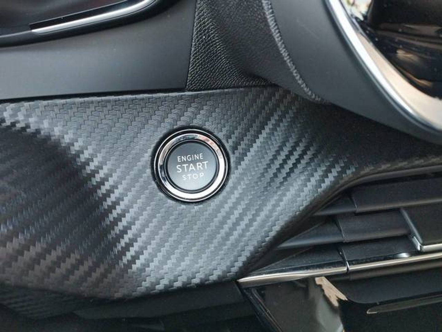 Peugeot 208 PureTech 100 Allure 75 kW (100 CV)