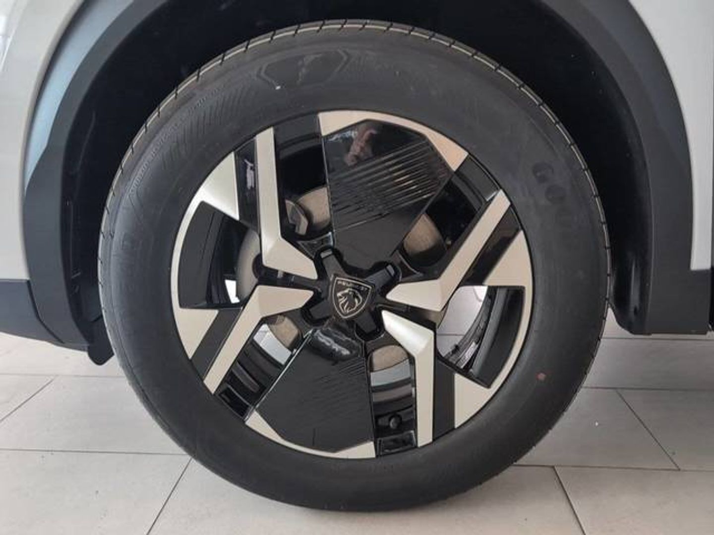 Peugeot 2008 PureTech 100 S&S Allure 75 kW (100 CV)