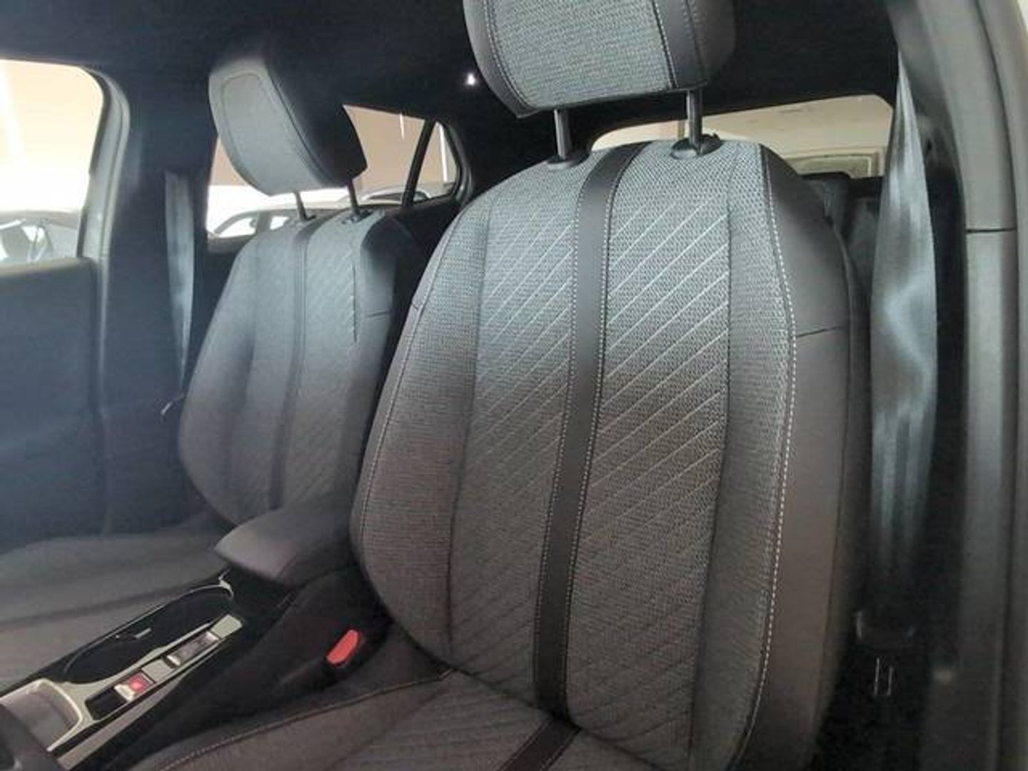 Peugeot 2008 PureTech 100 S&S Allure 75 kW (100 CV)