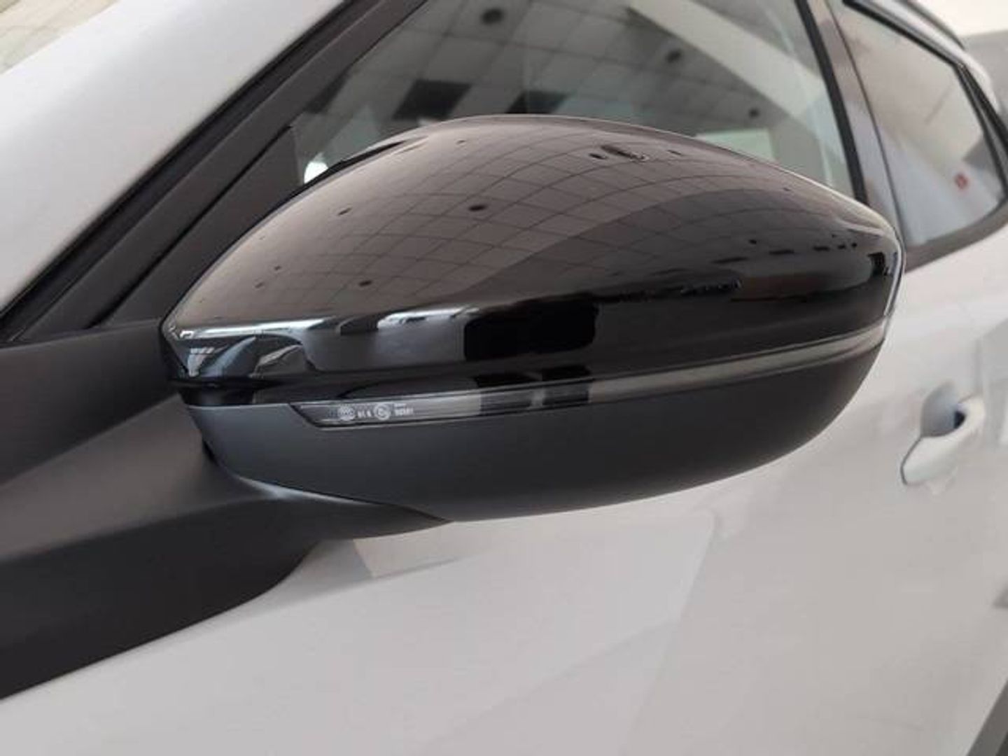 Peugeot 2008 PureTech 100 S&S Allure 75 kW (100 CV)
