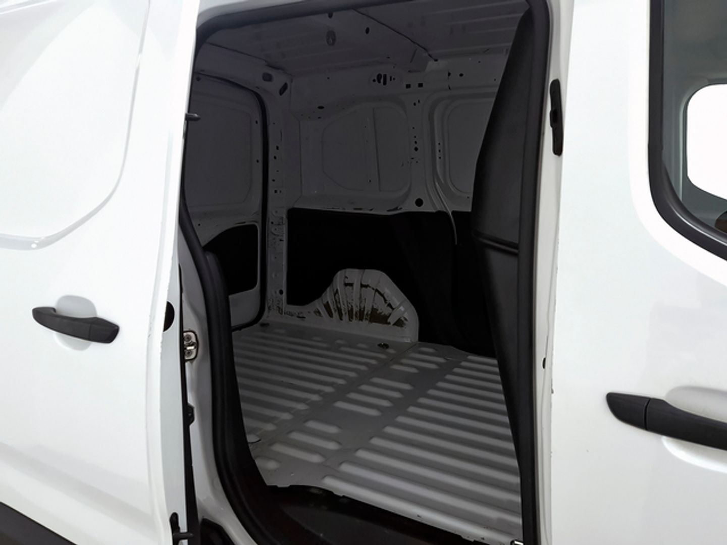 Peugeot Partner Furgon BlueHDi 100 Pro Standard 600kg 73 kW (98 CV)