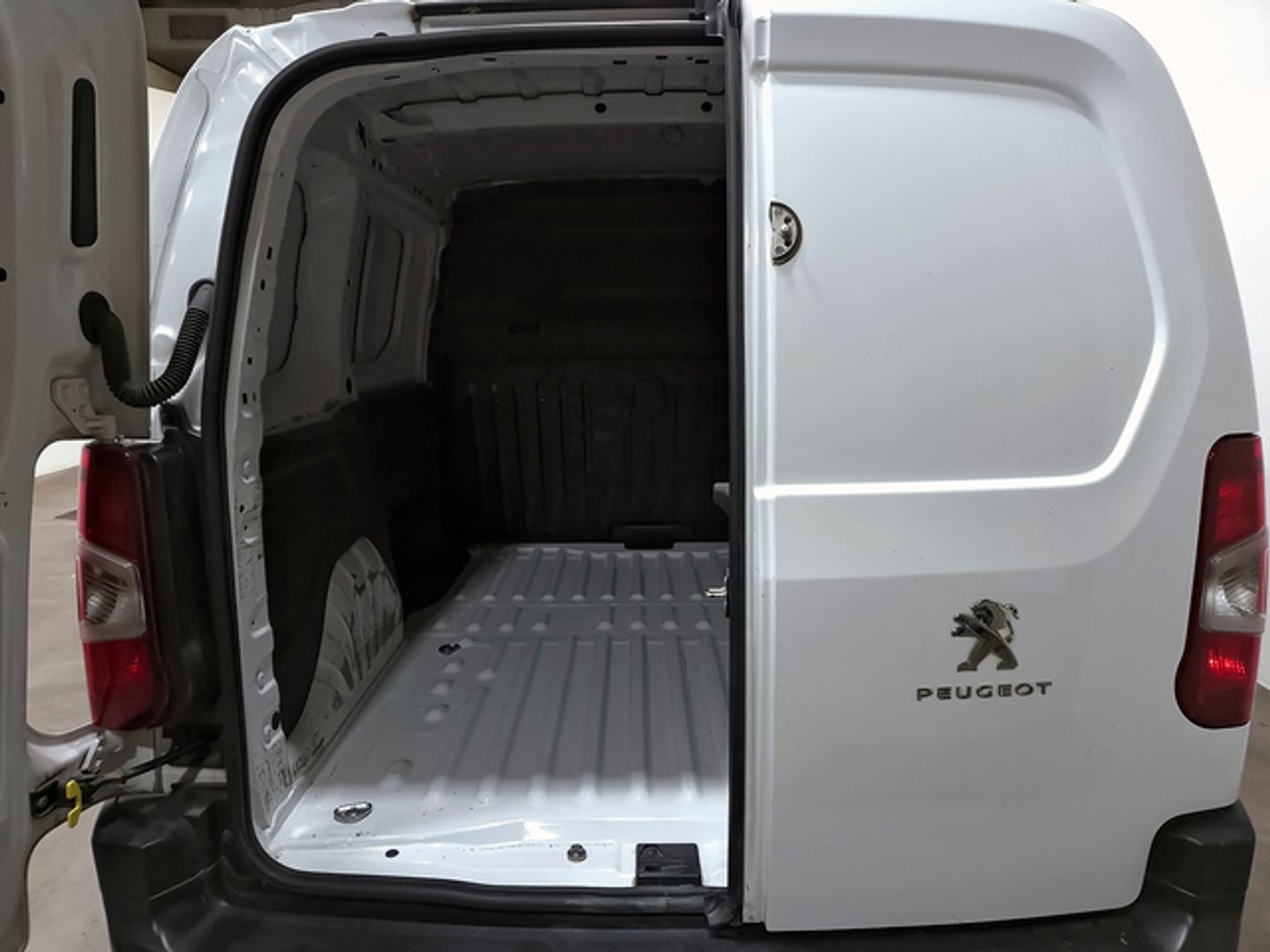 Peugeot Partner Furgon BlueHDi 100 Pro Standard 600kg 73 kW (98 CV)