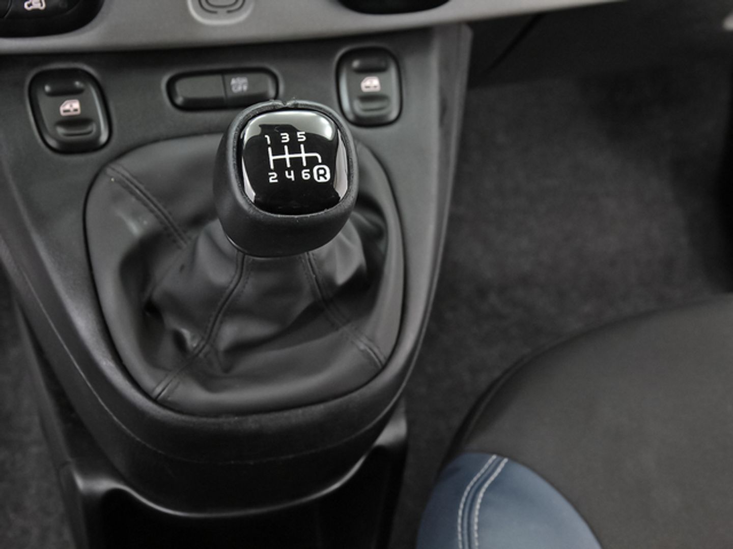 Fiat Panda 1.0 Gse City Cross 51 kW (70 CV) Blanco Sedan