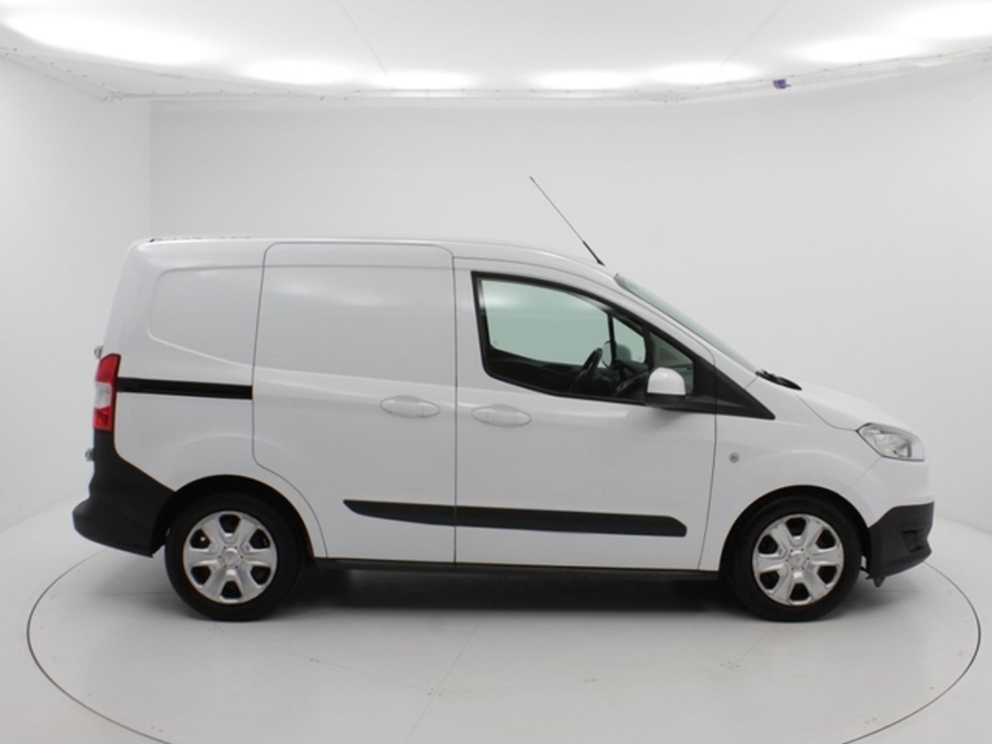 Ford Transit Courier Furgon 1.5 TDCI Trend 56 kW (75 CV)