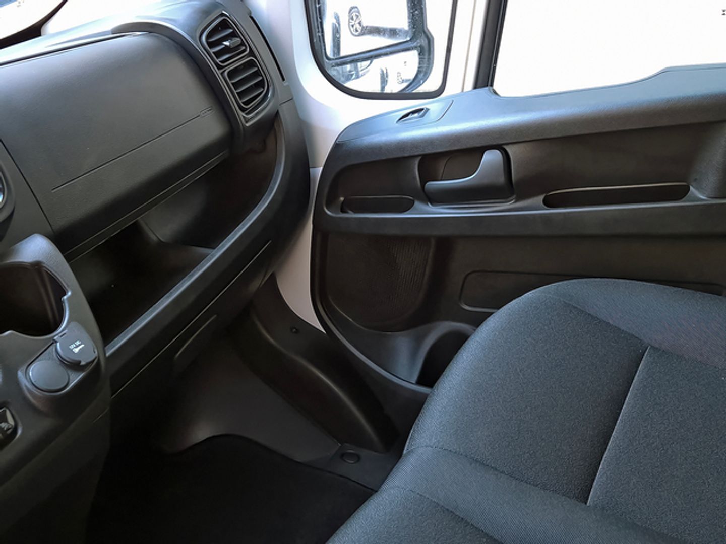 Citroen Jumper Furgon BlueHDi 140 35 L3H2 103 kW (140 CV)