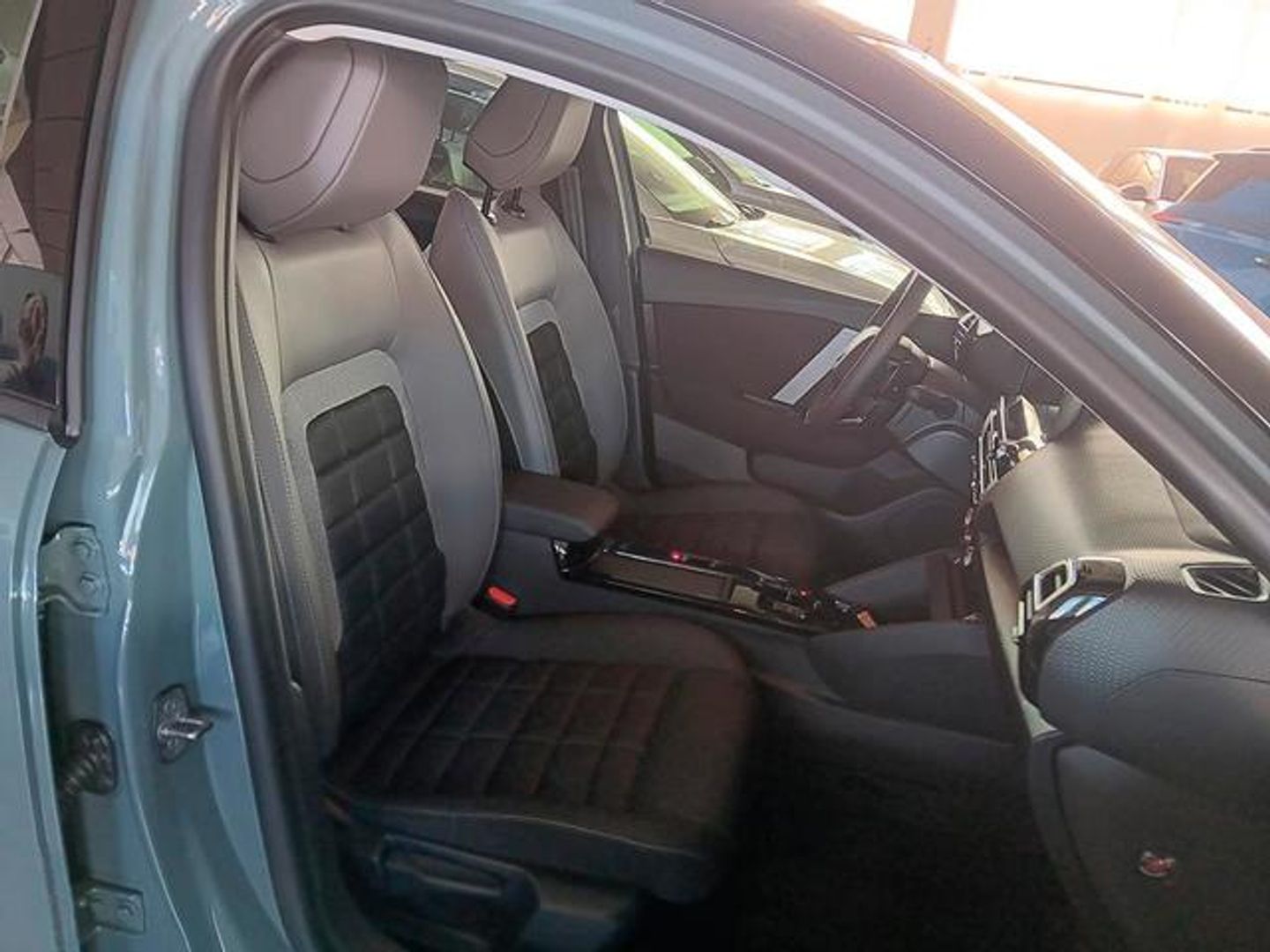 Citroen C4 Hybrid 145  Business Edition e-DCS6 07 kW (145 CV)