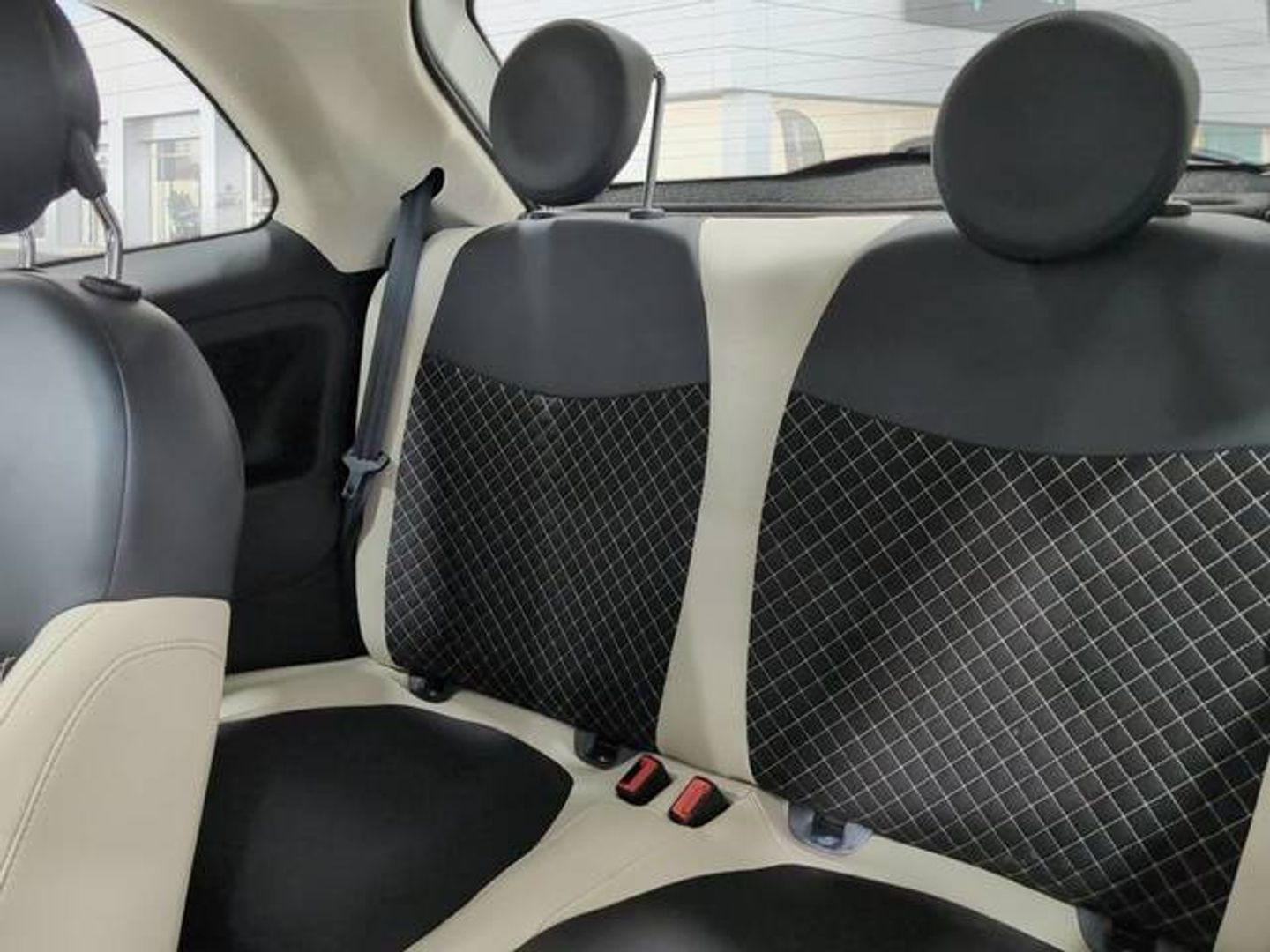 Fiat 500 1.0 Hybrid Dolcevita 51 kW (70 CV)