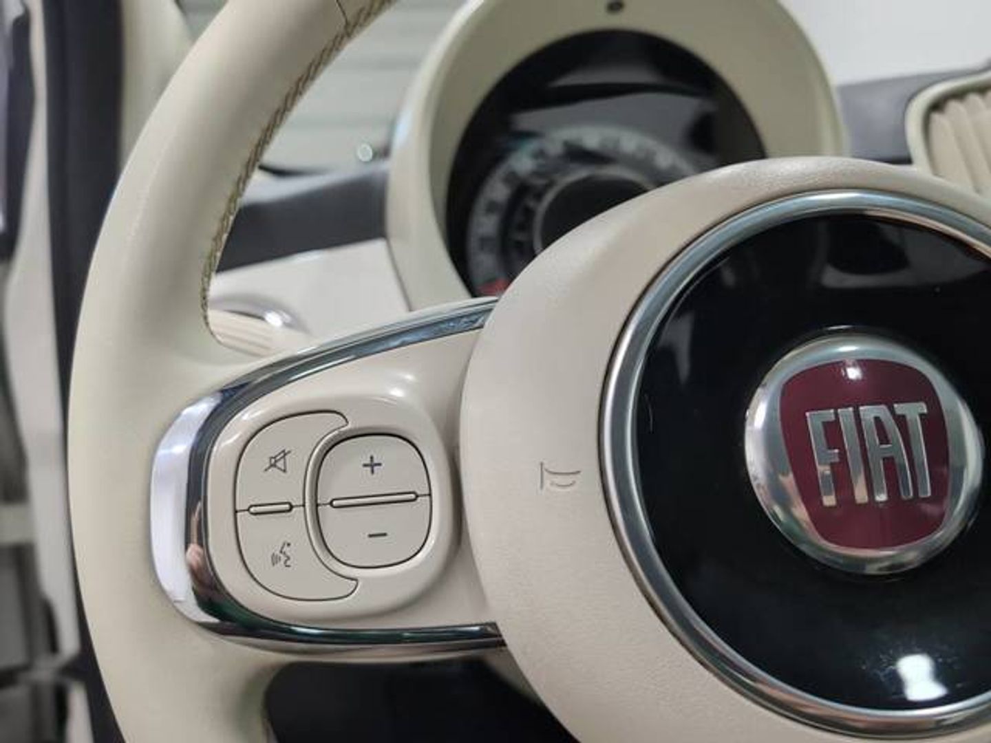 Fiat 500 1.0 Hybrid Dolcevita 51 kW (70 CV)