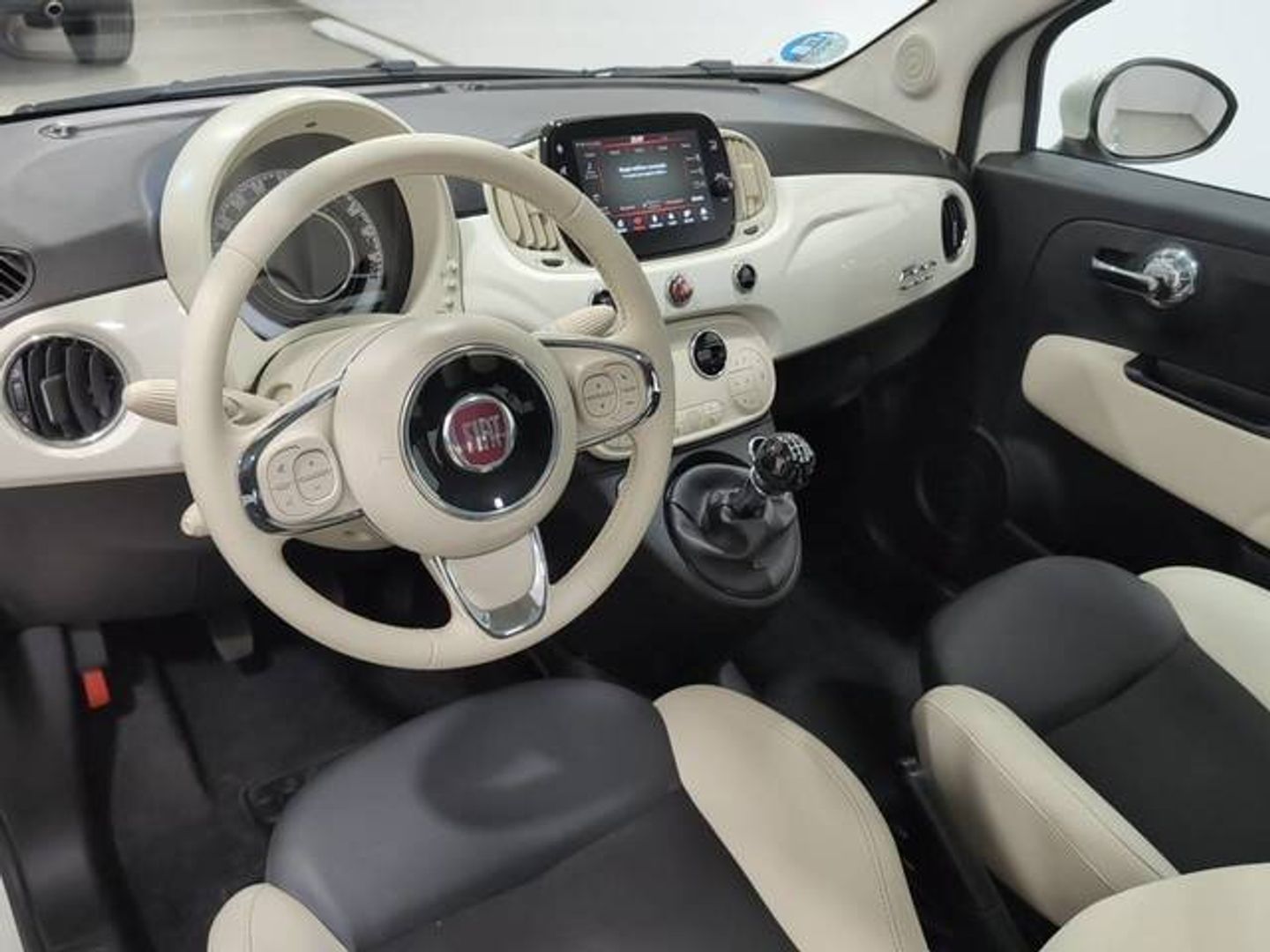 Fiat 500 1.0 Hybrid Dolcevita 51 kW (70 CV)