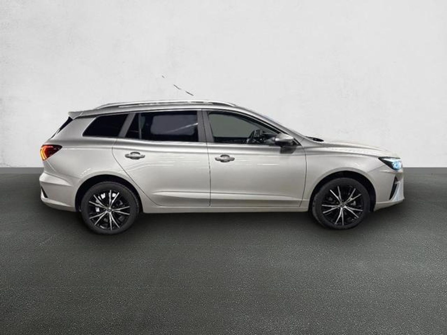 MG MG5 Long Range Luxury 115 kW (156 CV)