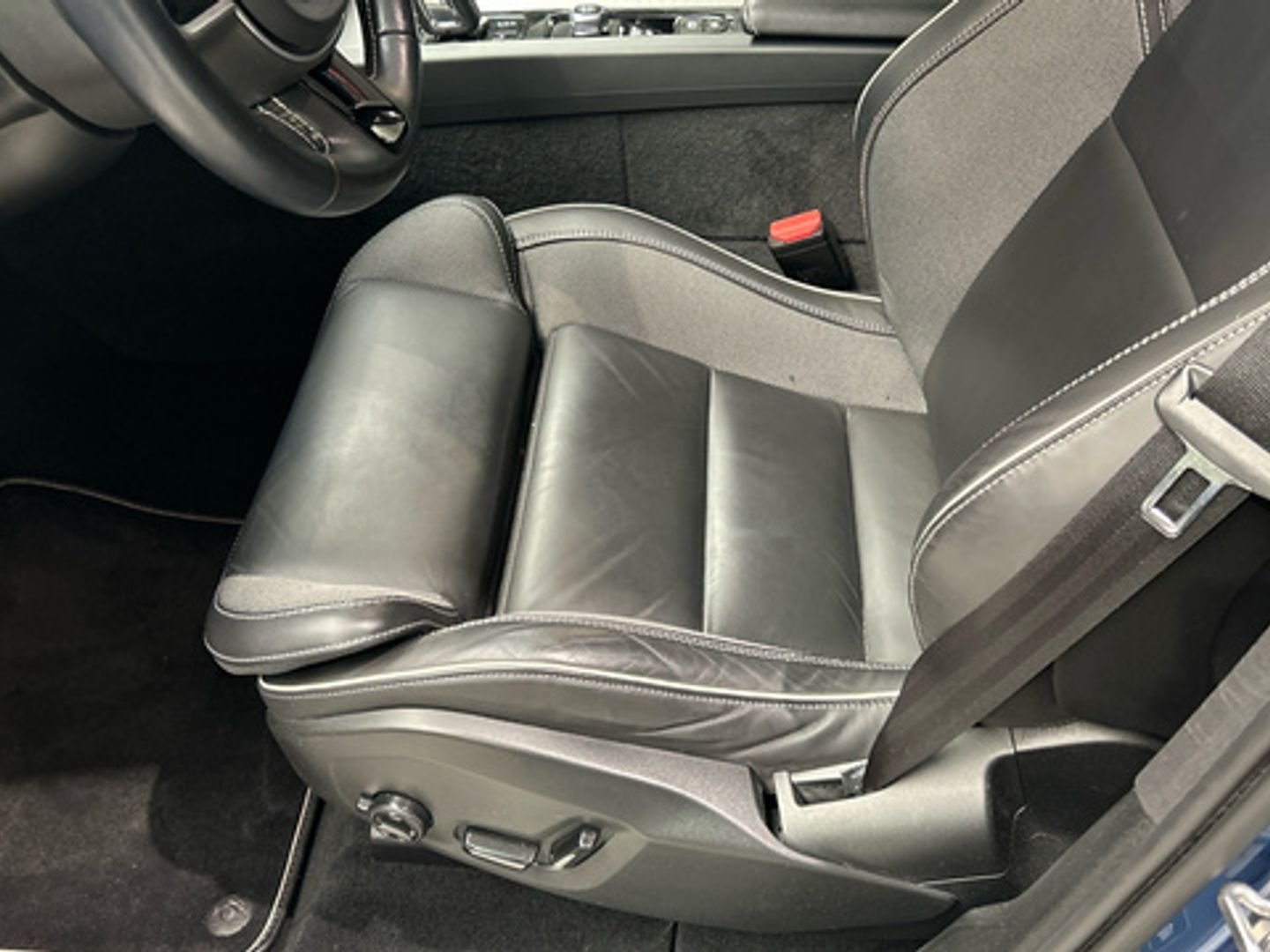 Volvo XC60 T8 Recharge R-Design AWD Auto 287 kW (390 CV)