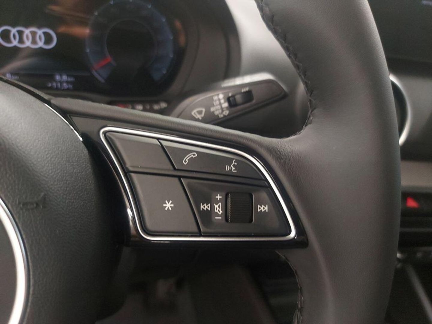 Audi Q2 Advanced 30 TFSI 85 kW (116 CV)