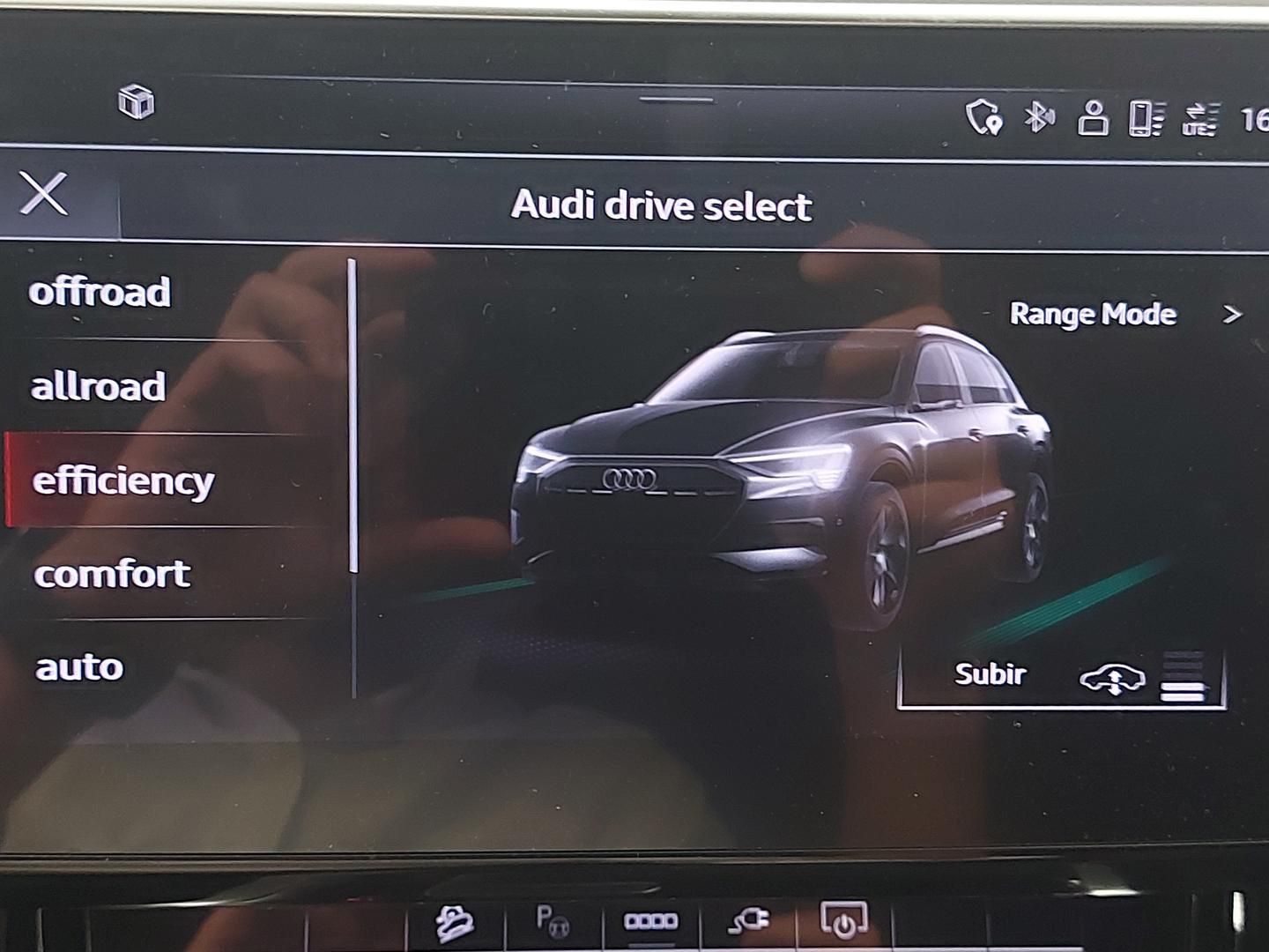 Audi Q8 e-tron S line 55 quattro 300 kW (408 CV)