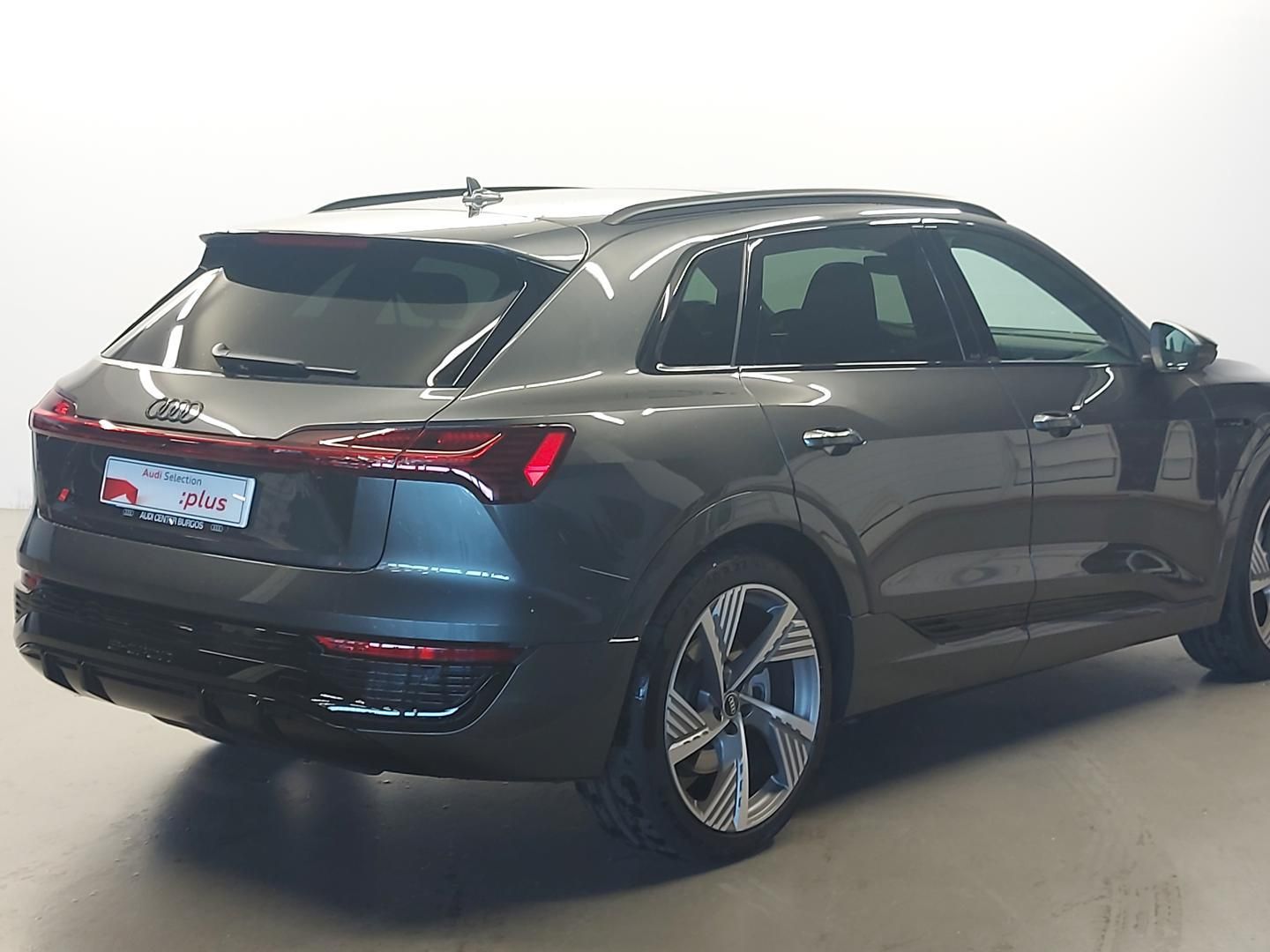 Audi Q8 e-tron S line 55 quattro 300 kW (408 CV)