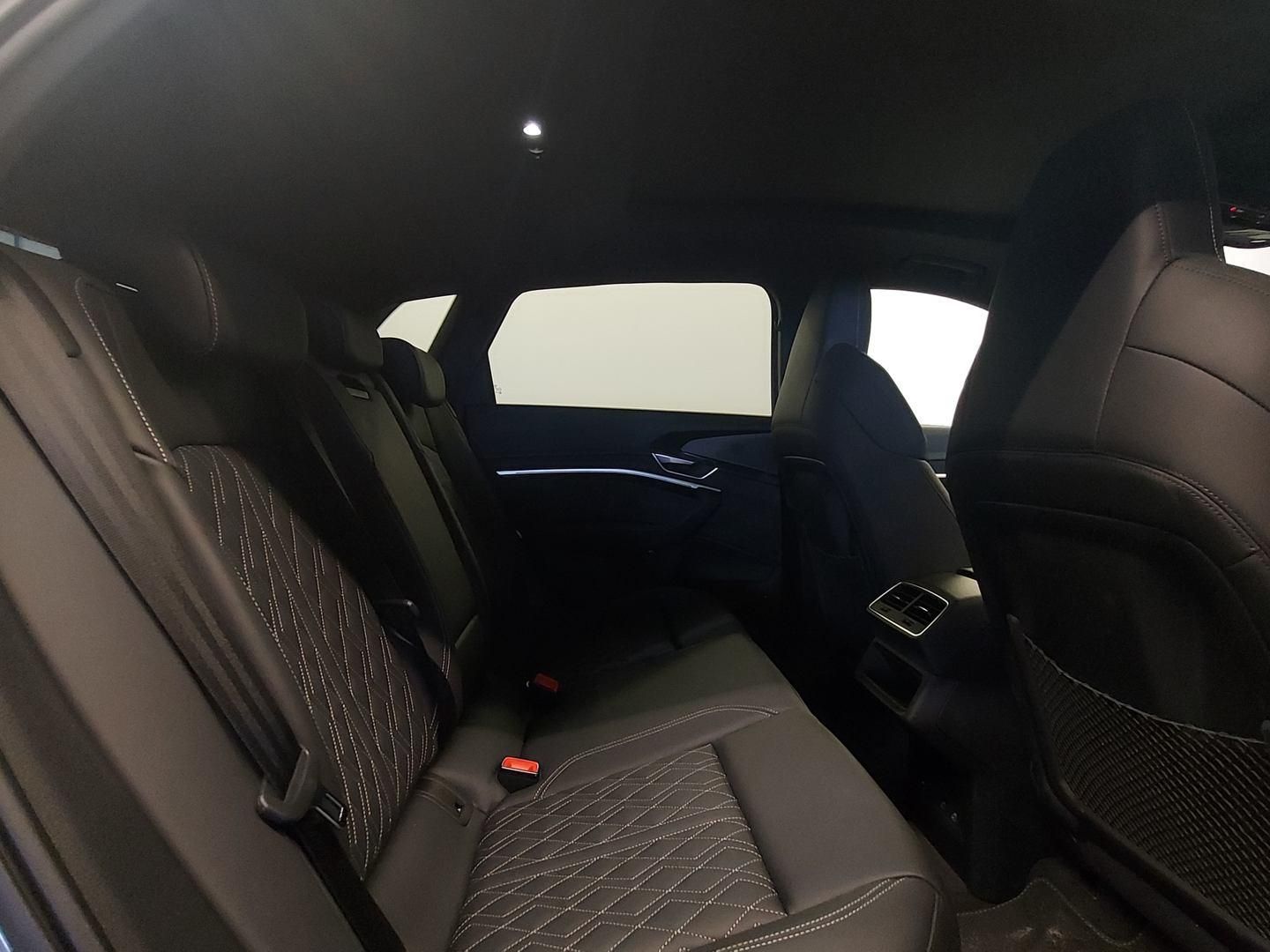Audi Q8 e-tron S line 55 quattro 300 kW (408 CV)