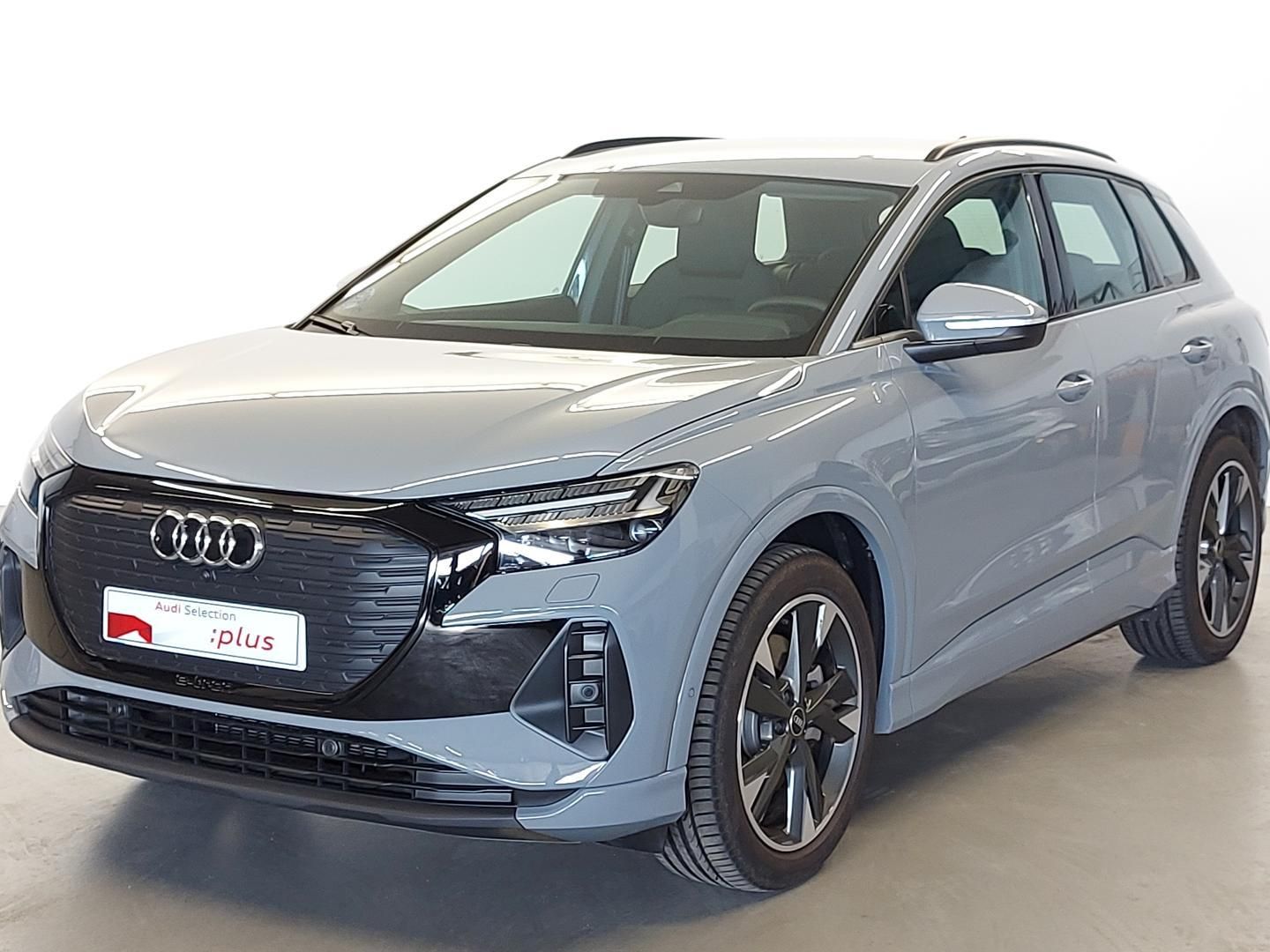 Audi Q4 e-tron Advanced 40 e-tron 150 kW (204 CV) Gris Plata All Terrain / Pick-up