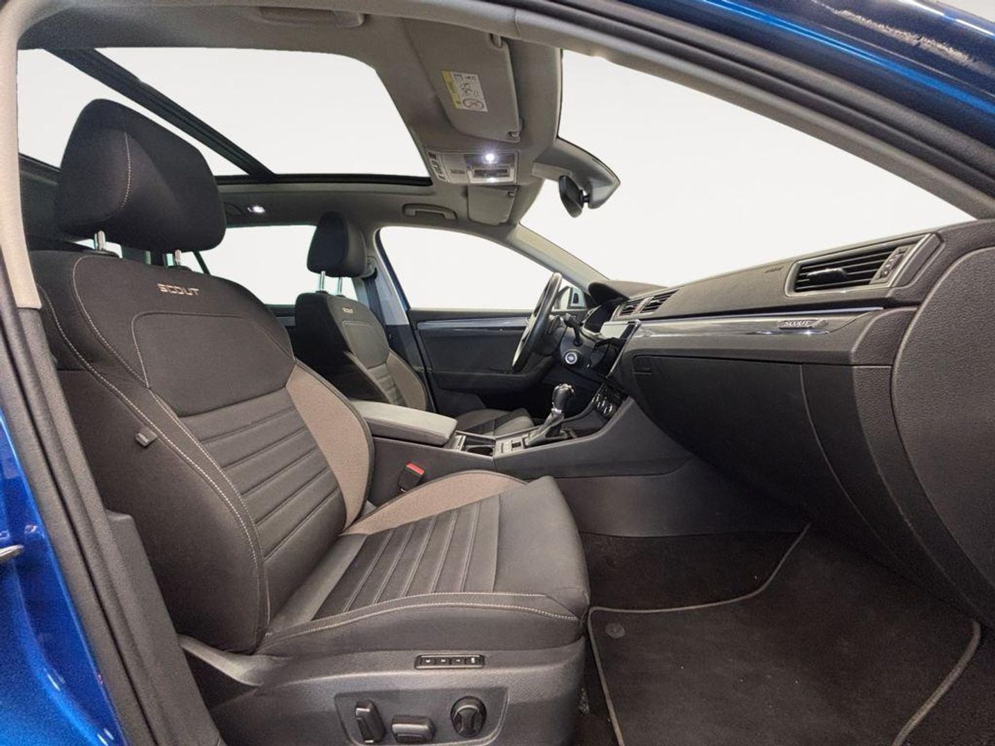 Skoda Superb Combi 2.0 TDI Scout 4x4 DSG 147 kW (200 CV)