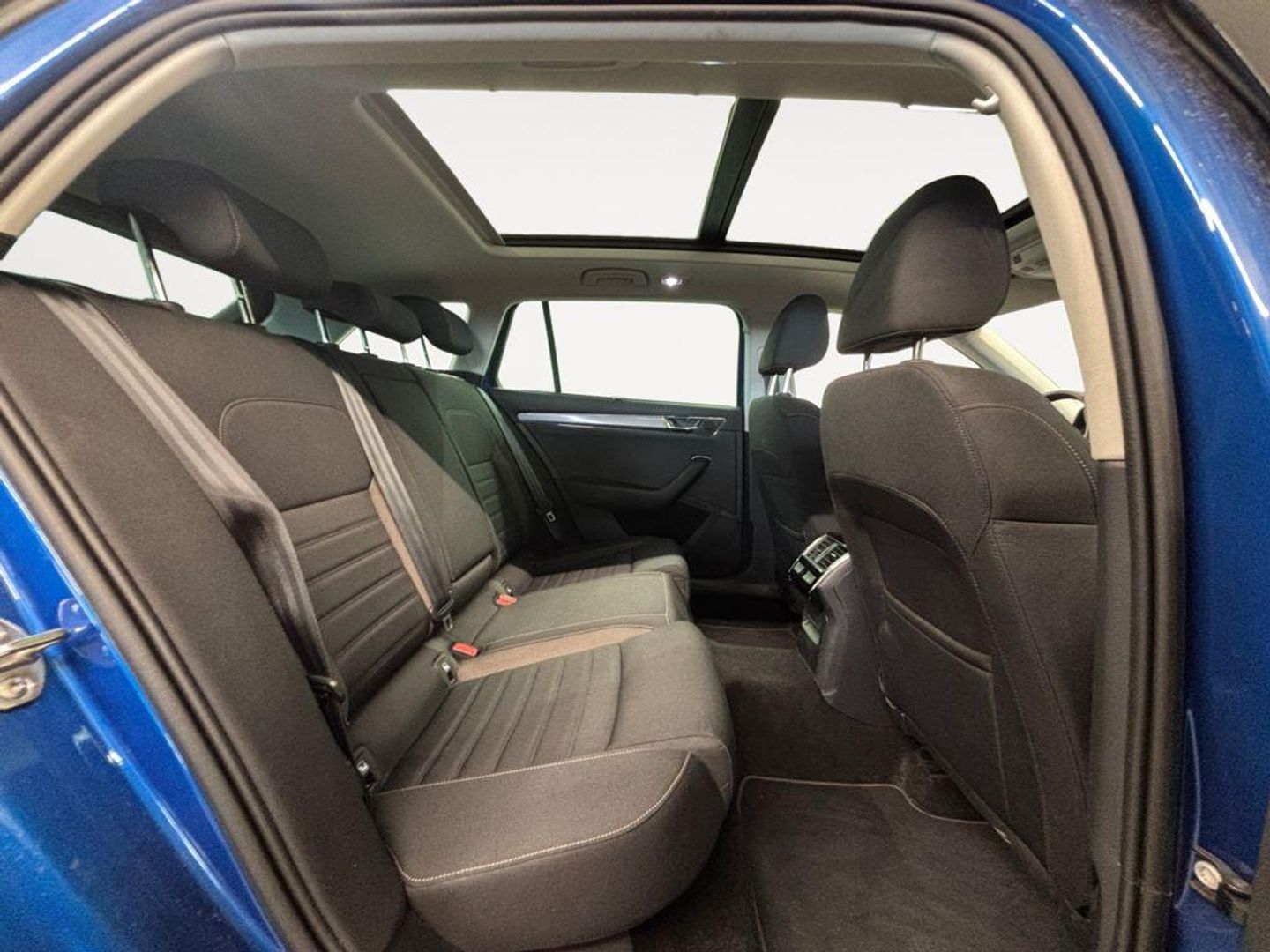 Skoda Superb Combi 2.0 TDI Scout 4x4 DSG 147 kW (200 CV)