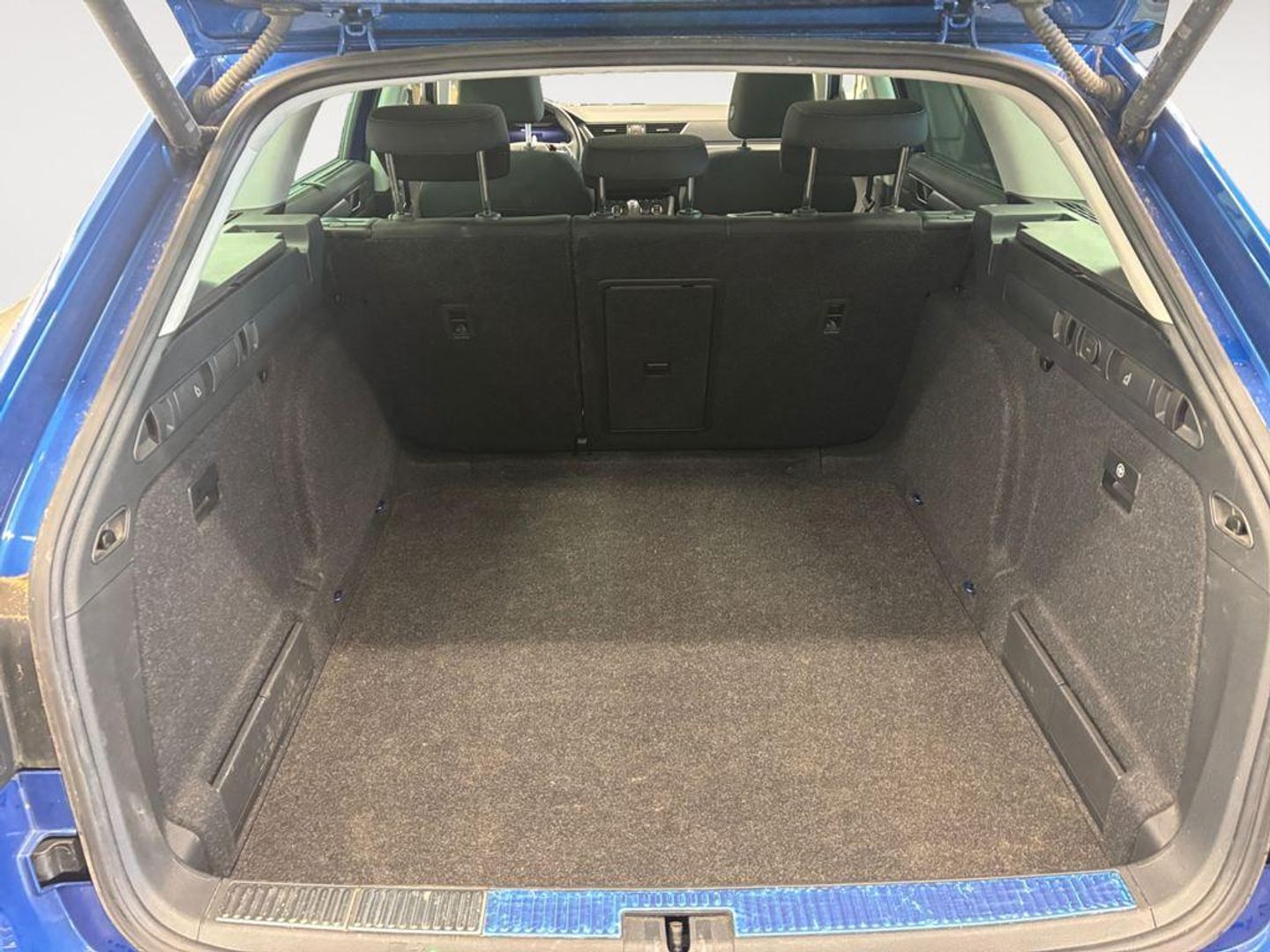 Skoda Superb Combi 2.0 TDI Scout 4x4 DSG 147 kW (200 CV)