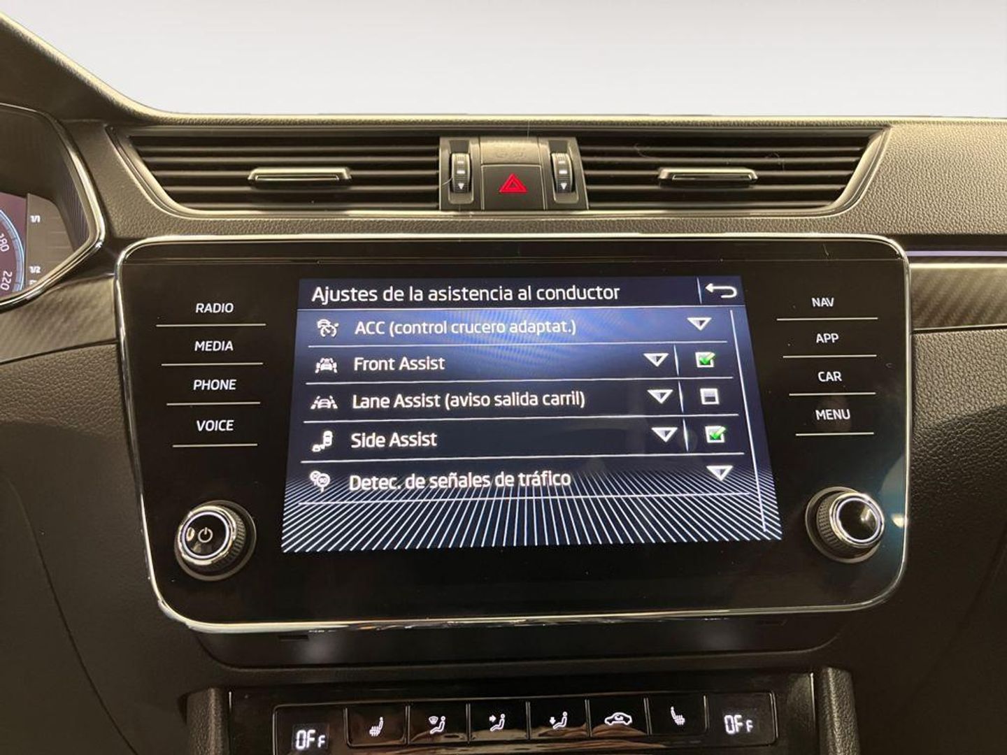 Skoda Superb Combi 1.4 TSI iV P-HEV SportLine DSG 160 kW (218 CV)