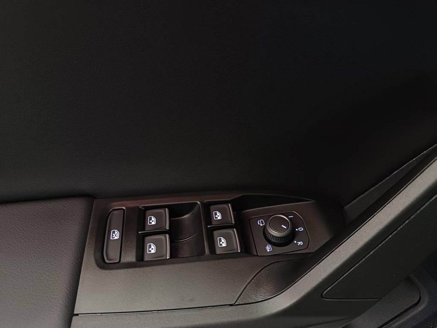 SEAT León 1.5 eTSI S&S FR Special Edition DSG 110 kW (150 CV)