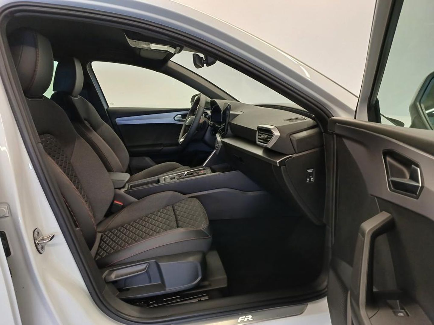 SEAT León 1.5 eTSI S&S FR Special Edition DSG 110 kW (150 CV)