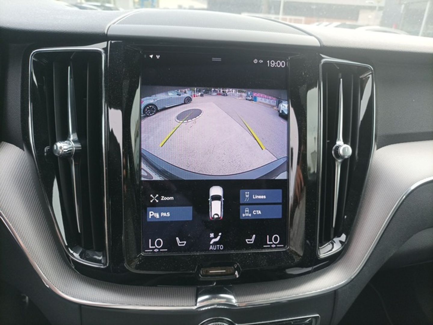 Volvo XC60 T6 Recharge R-Design AWD Auto 250 kW (340 CV)