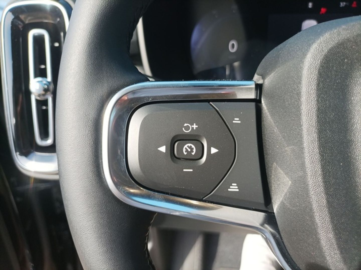 Volvo XC40 B3 G Core Auto 120 kW (163 CV)
