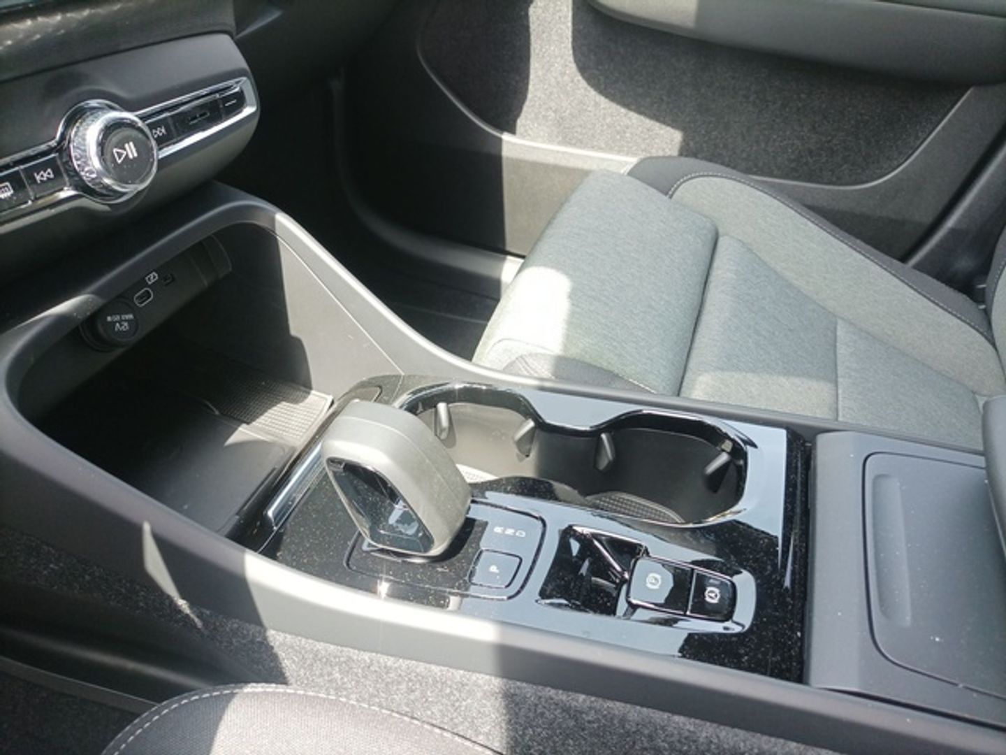 Volvo XC40 B3 G Plus Dark Auto 120 kW (163 CV)