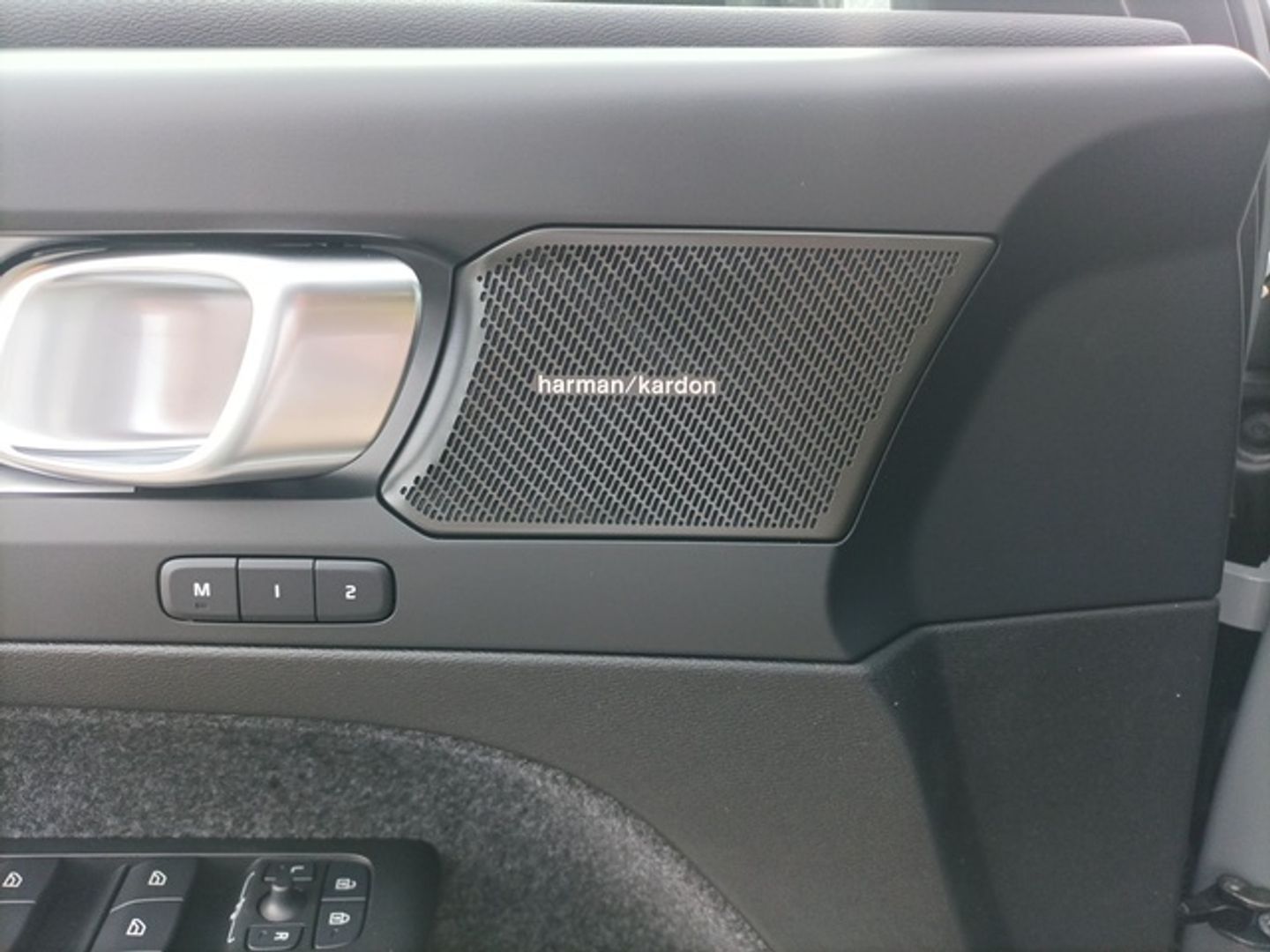 Volvo XC40 B3 G Plus Dark Auto 120 kW (163 CV)