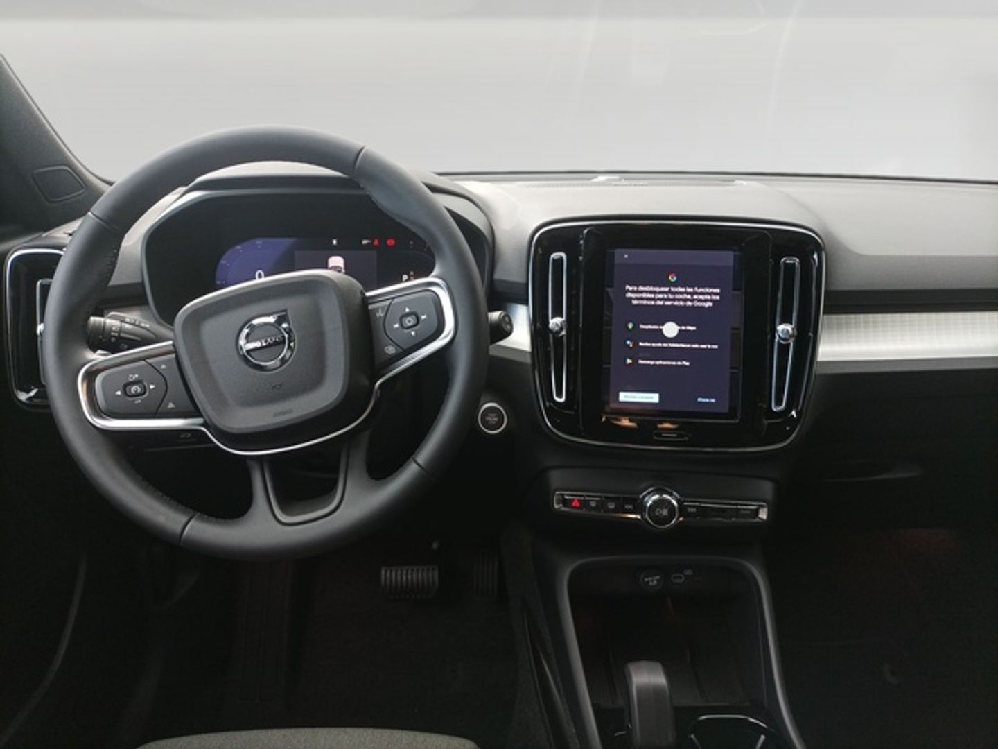 Volvo XC40 B3 G Plus Dark Auto 120 kW (163 CV)