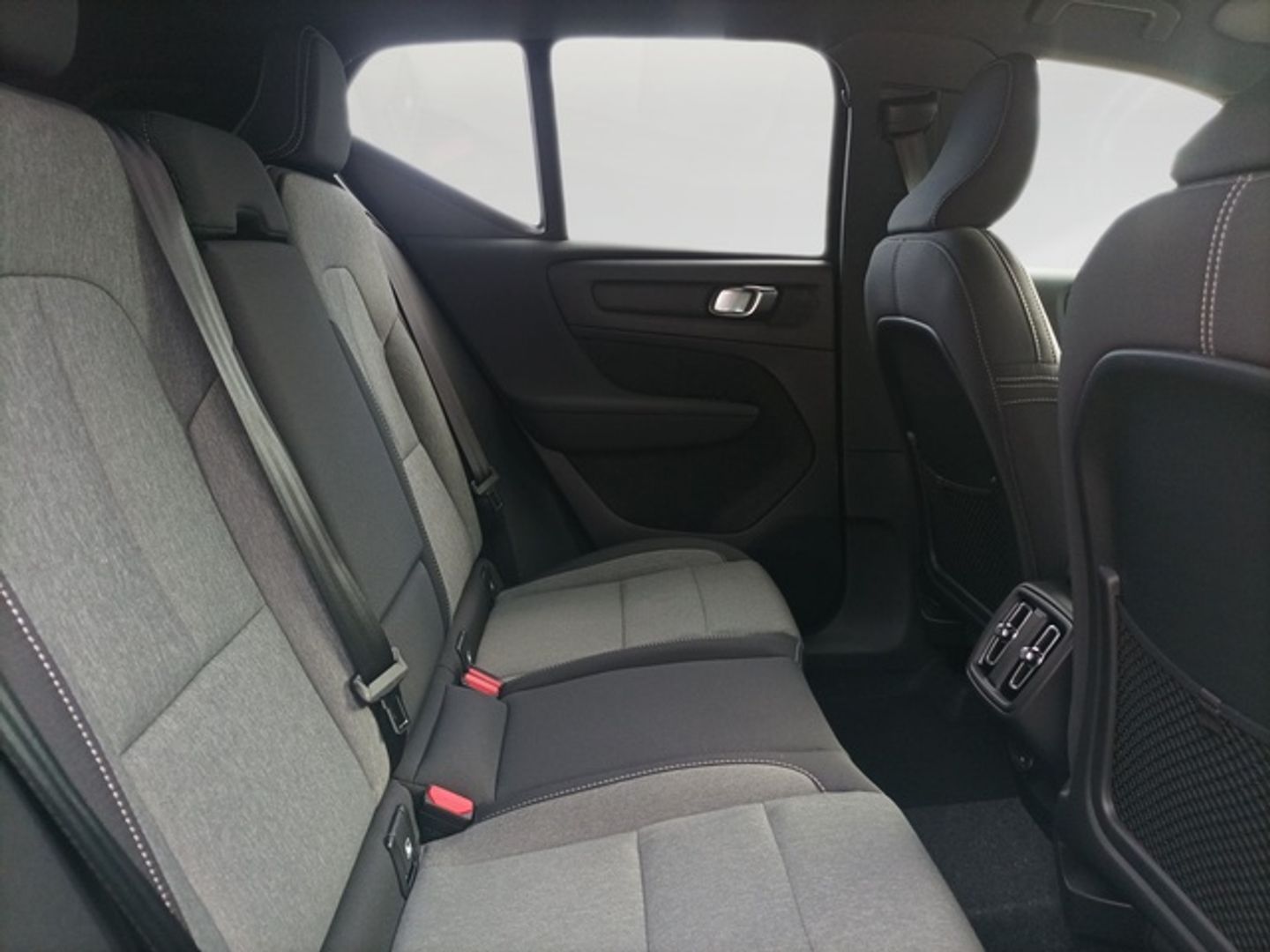 Volvo XC40 B3 G Plus Dark Auto 120 kW (163 CV)
