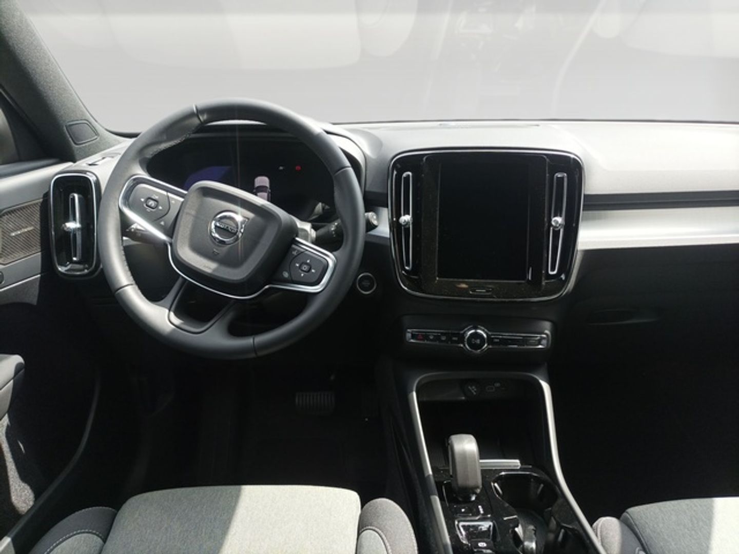 Volvo XC40 B3 G Plus Dark Auto 120 kW (163 CV)