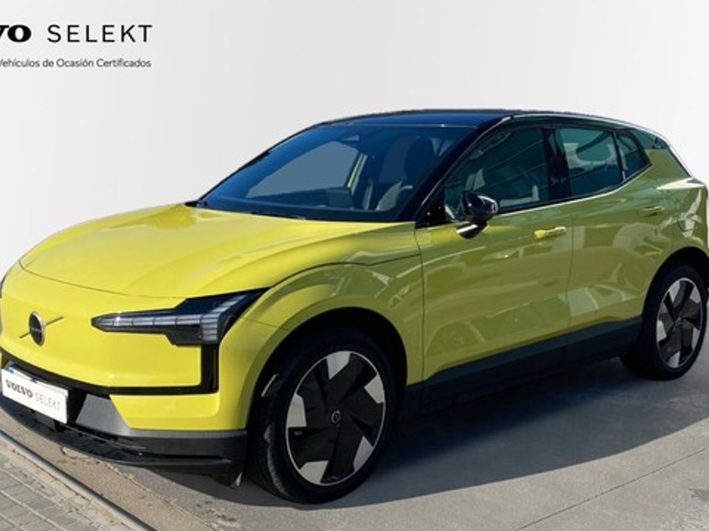 Volvo EX30 Single Motor Extended Range Plus Auto 200 kW (272 CV) Amarillo SUV