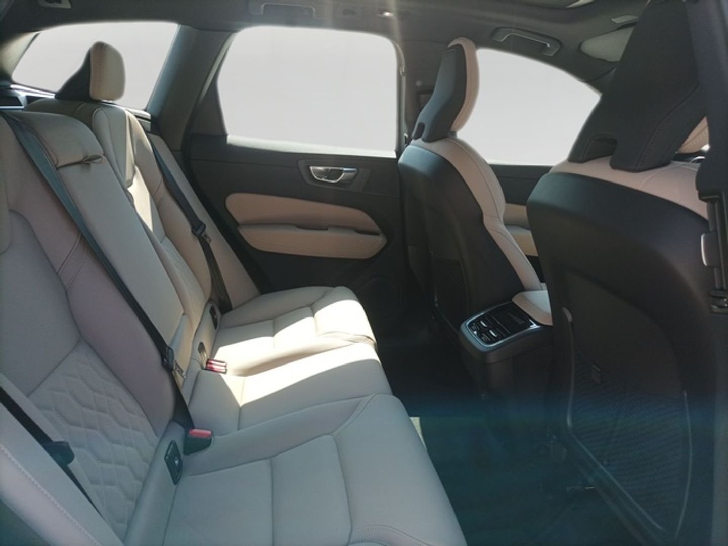 Volvo XC60 B5 G Ultra Dark AWD Auto 184 kW (250 CV)