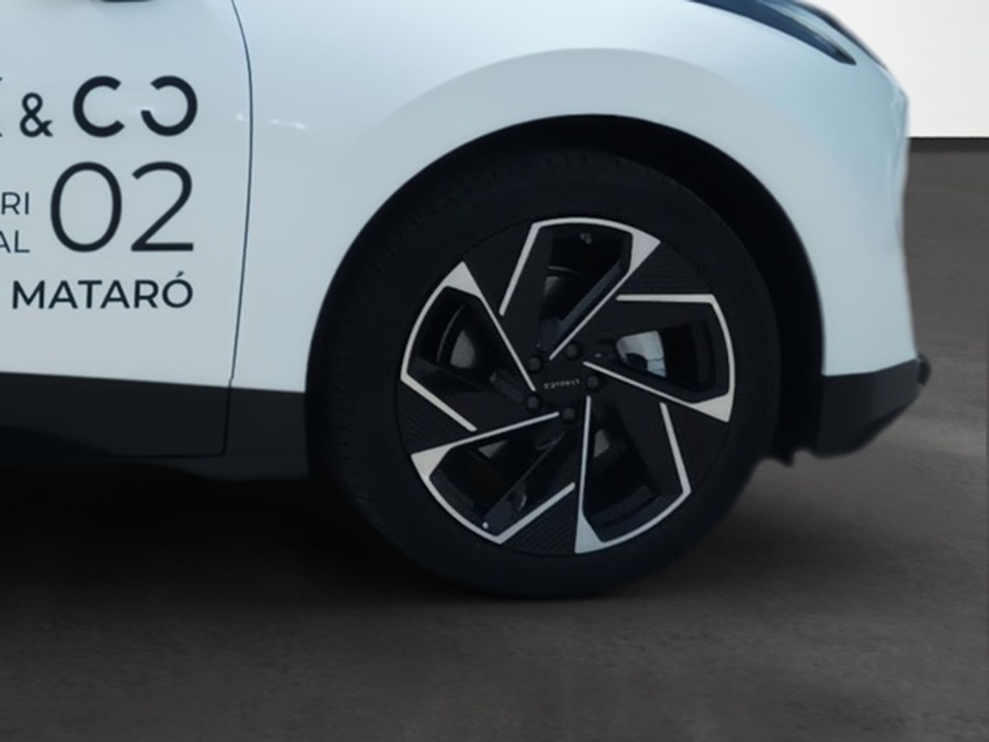 Lynk & Co 02 BEV 66kWh More 200 kW (272 CV)